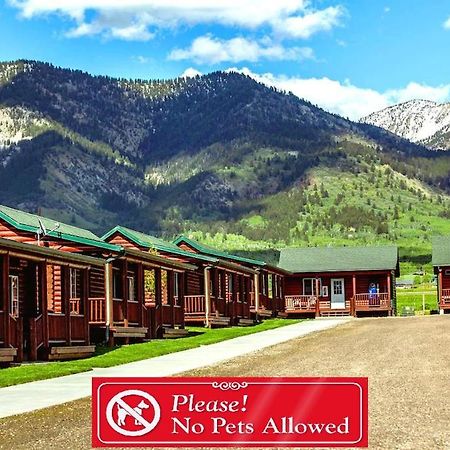 Wolf Den Log Cabin Motel And Rv Park Thayne Dış mekan fotoğraf