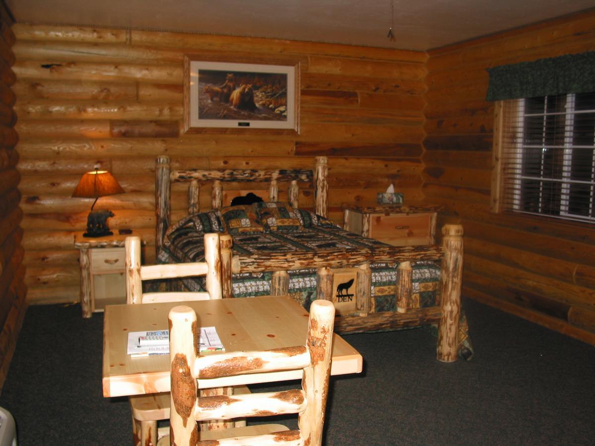 Wolf Den Log Cabin Motel And Rv Park Thayne Dış mekan fotoğraf