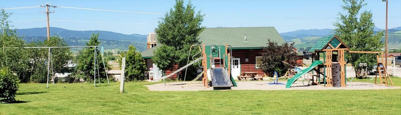 Wolf Den Log Cabin Motel And Rv Park Thayne Dış mekan fotoğraf