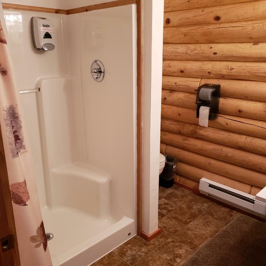 Wolf Den Log Cabin Motel And Rv Park Thayne Dış mekan fotoğraf