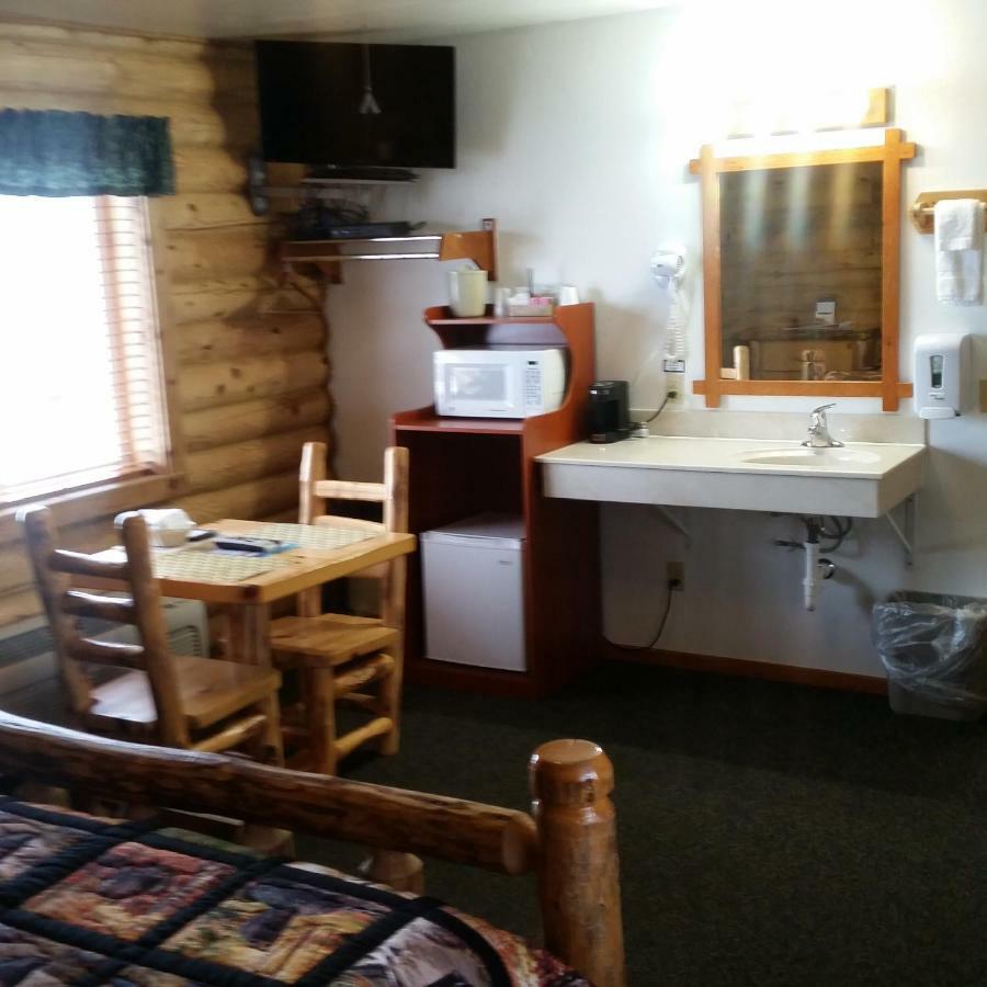 Wolf Den Log Cabin Motel And Rv Park Thayne Dış mekan fotoğraf